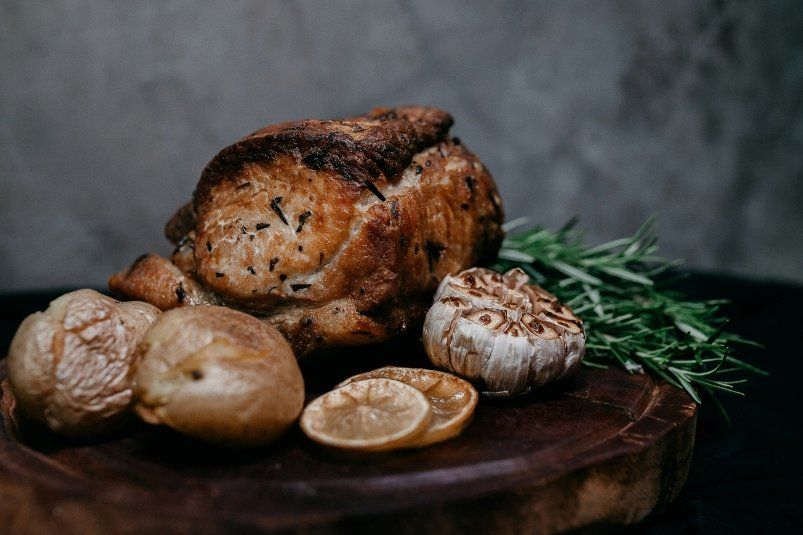 Буженина в фольге: нежное мясо с ароматом для любого случая Буженина в фольге: нежное мясо с ароматом для любого случая
