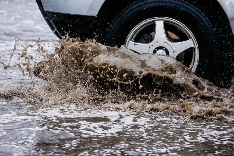 Владивосток снова под водой: микрорайон превратился в «остров» из-за ливней Владивосток снова под водой: микрорайон превратился в «остров» из-за ливней
