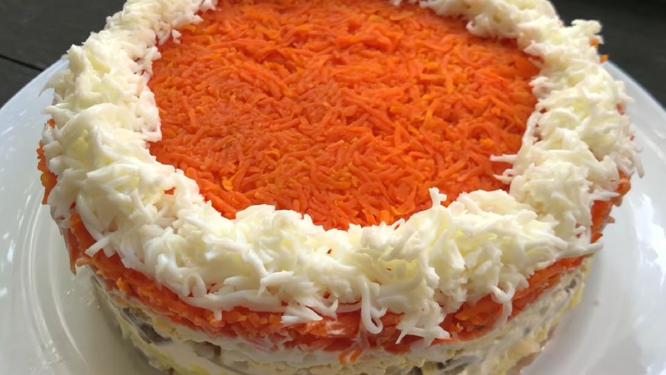 Рыбный салат с грибами: новый взгляд на классику Рыбный салат с грибами: новый взгляд на классику