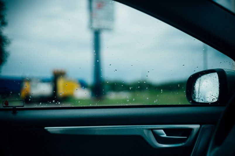 Почему ваш автомобиль может заглохнуть после дождя и как с этим справиться Почему ваш автомобиль может заглохнуть после дождя и как с этим справиться