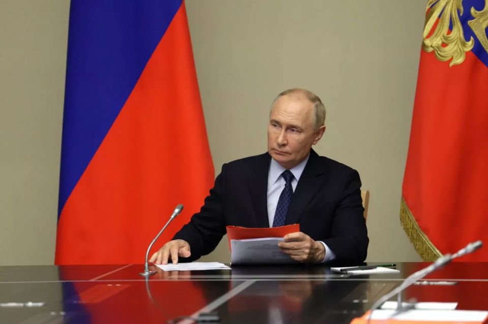 Путин подчеркивает важность военной инфраструктуры для нового вооружения Путин подчеркивает важность военной инфраструктуры для нового вооружения