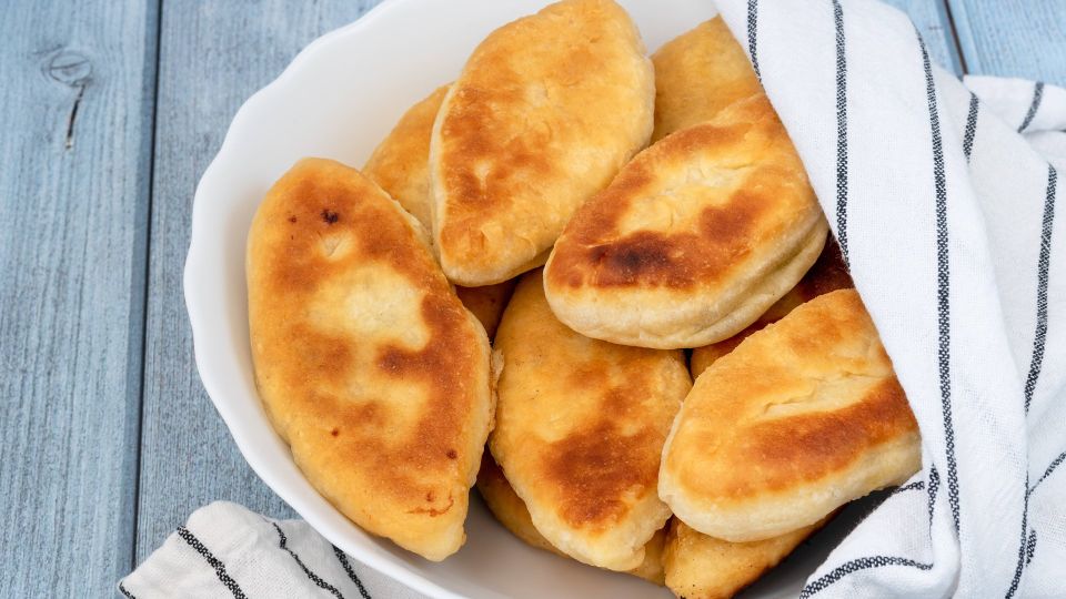 Медовый секрет румяной корочки: чем заменить яйцо при смазывании пирожков Медовый секрет румяной корочки: чем заменить яйцо при смазывании пирожков