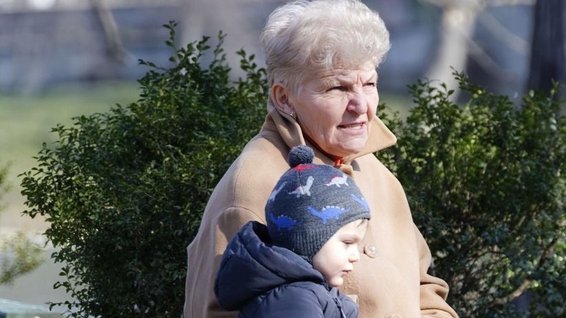 Бабушки в современном мире: как найти баланс между заботой о семье и личной жизнью Бабушки в современном мире: как найти баланс между заботой о семье и личной жизнью