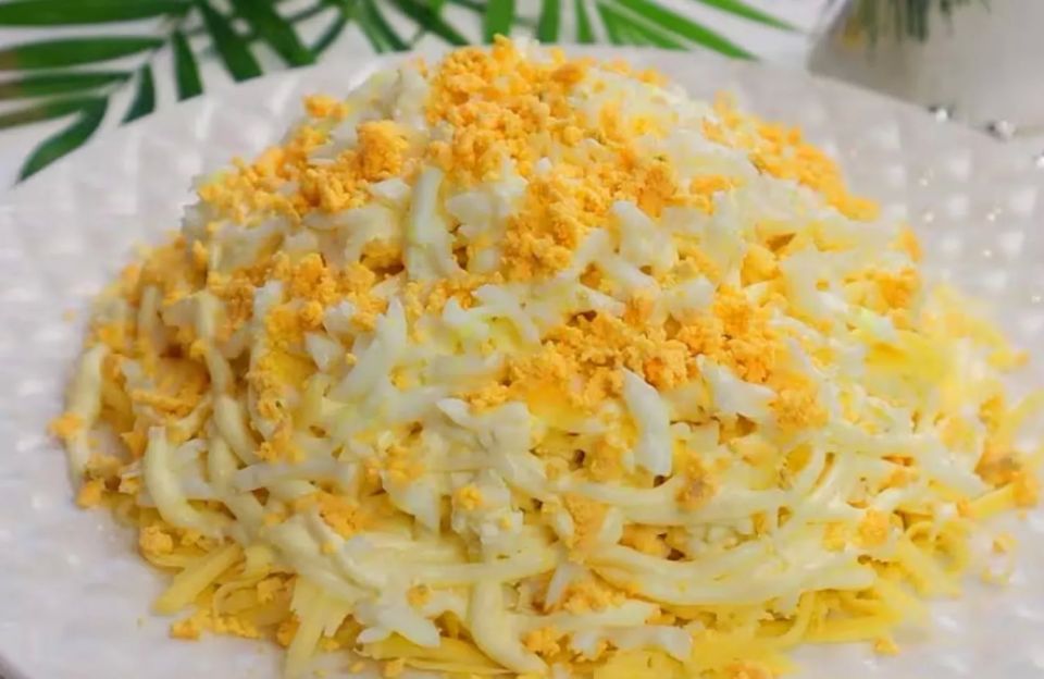 Салат «Симфония вкусов»: нежное и сытное блюдо для всей семьи Салат «Симфония вкусов»: нежное и сытное блюдо для всей семьи