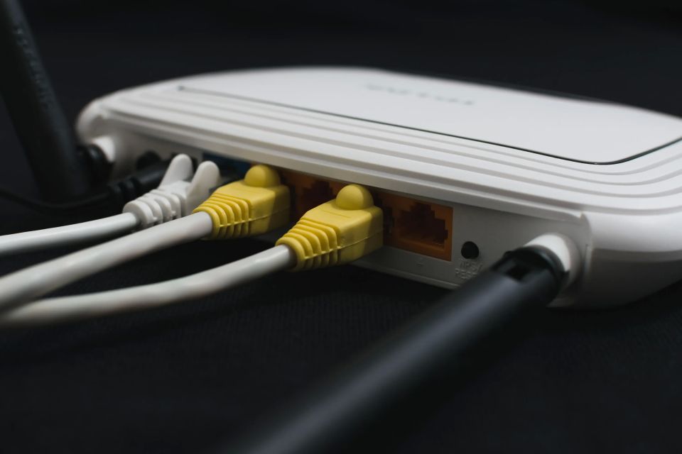 Где не стоит размещать Wi-Fi-роутер: 5 мест, которые могут испортить вам интернет Где не стоит размещать Wi-Fi-роутер: 5 мест, которые могут испортить вам интернет