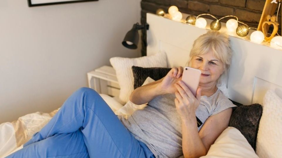Как обустроить спальню для людей старше 60 лет: 7 предметов, которые стоит убрать для качественного сна и бодрого утра Как обустроить спальню для людей старше 60 лет: 7 предметов, которые стоит убрать для качественного сна и бодрого утра