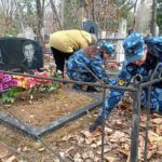 Сотрудники УИС ЕАО восстановили память о воинах: порядок на захоронениях ветеранов Великой Отечественной Сотрудники УИС ЕАО восстановили память о воинах: порядок на захоронениях ветеранов Великой Отечественной