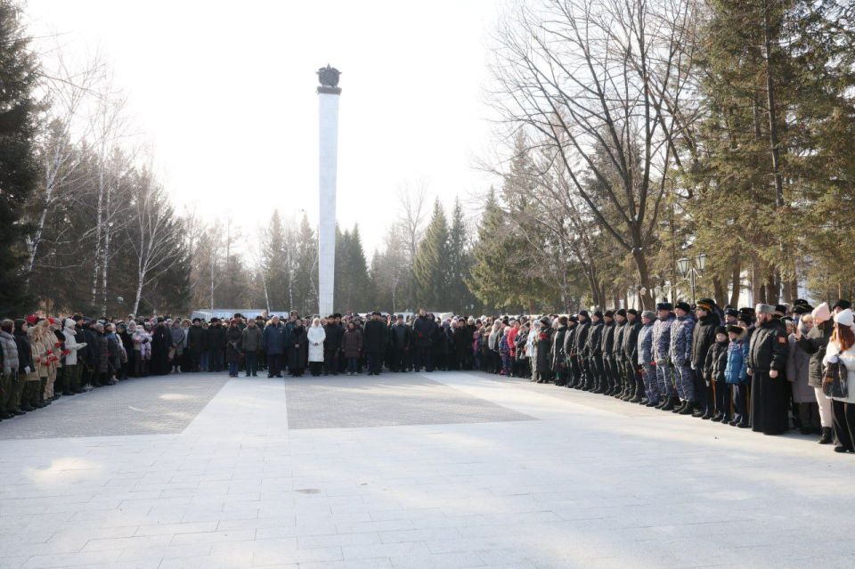 Вечная благодарность и сыновья преданность: В Биробиджане открыли памятник «Матерям победителей» Вечная благодарность и сыновья преданность: В Биробиджане открыли памятник «Матерям победителей»