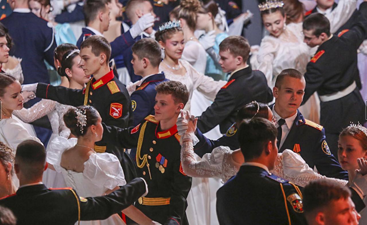 Зампред Госдумы Александр Бабаков посетил X Международный Кремлевский благотворительный кадетский бал (МКБКБ) Зампред Госдумы Александр Бабаков посетил X Международный Кремлевский благотворительный кадетский бал (МКБКБ)